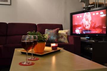 Фото номера Дом с 1 спальней Дома для отпуска Happy Place - Casuta Galbena г. Domneşti 62
